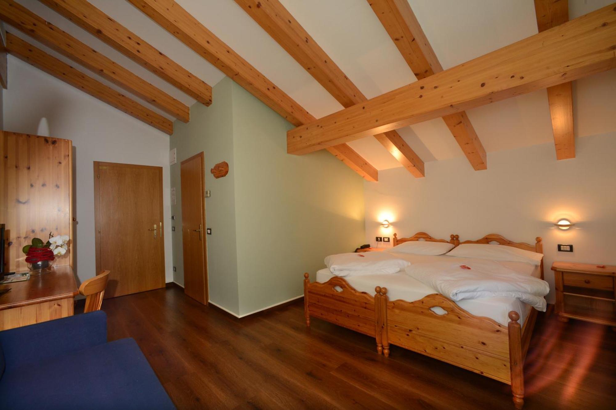 Hotel Nele Циано-ди-Фьемме Номер фото