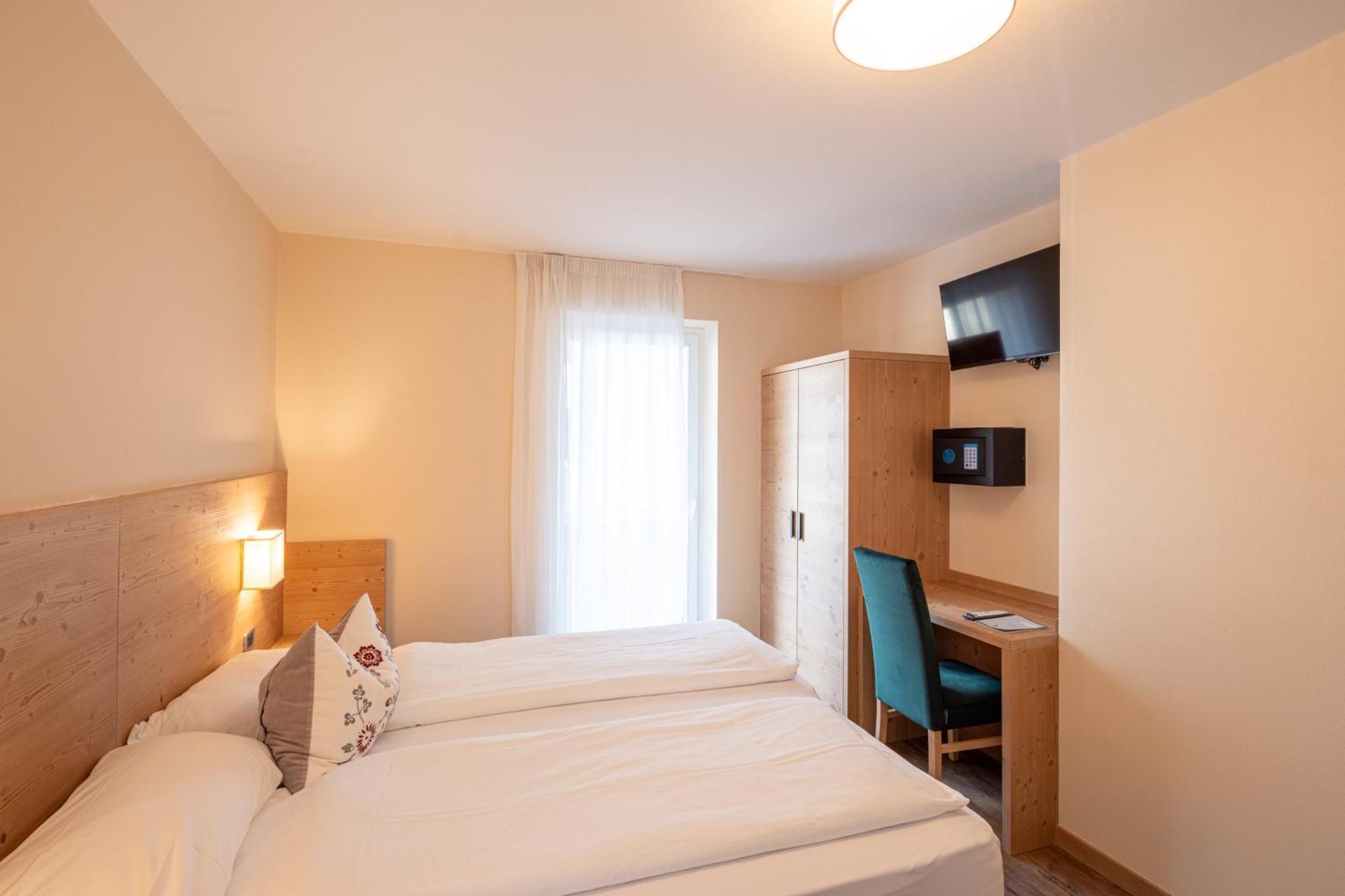 Hotel Nele Циано-ди-Фьемме Номер фото