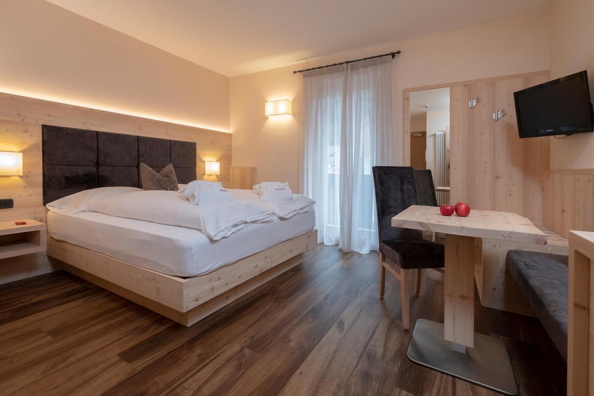 Hotel Nele Циано-ди-Фьемме Экстерьер фото