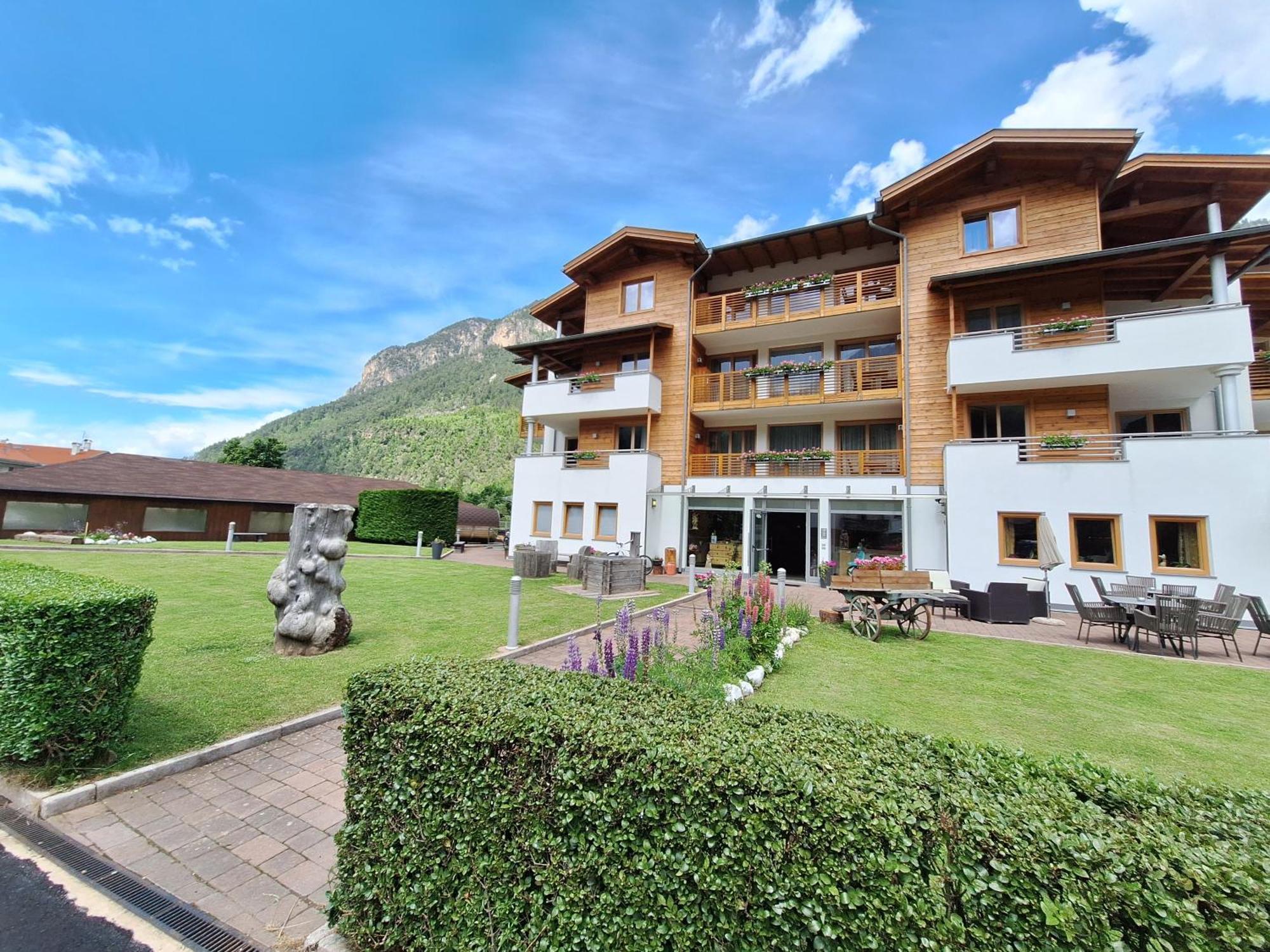 Hotel Nele Циано-ди-Фьемме Экстерьер фото
